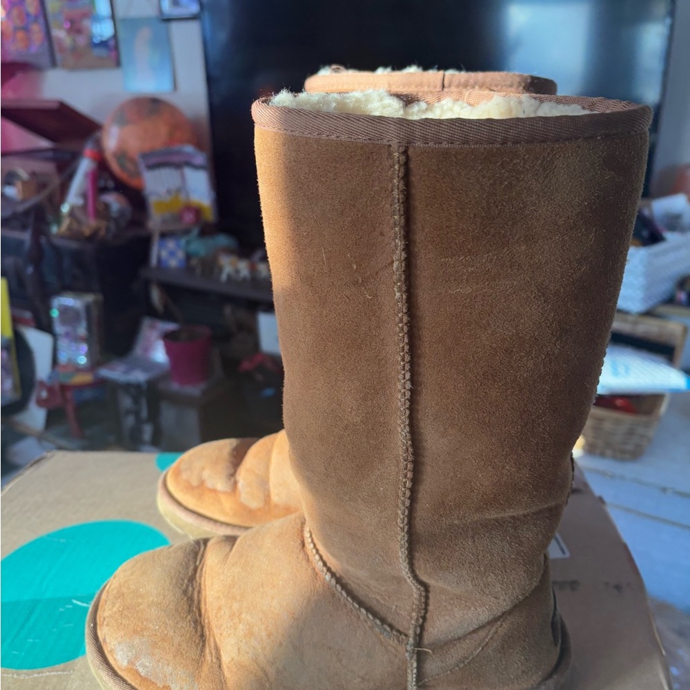UGG classic chestnut tall boots - Picture 1 of 7